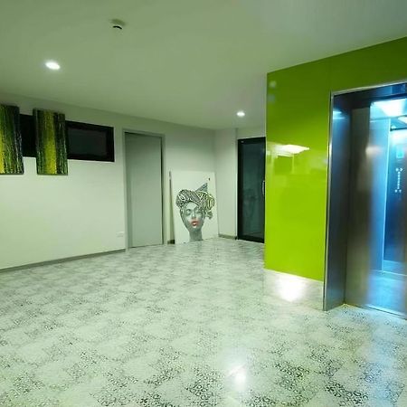 בנגקוק Bb House Mini Suite Hotel מראה חיצוני תמונה