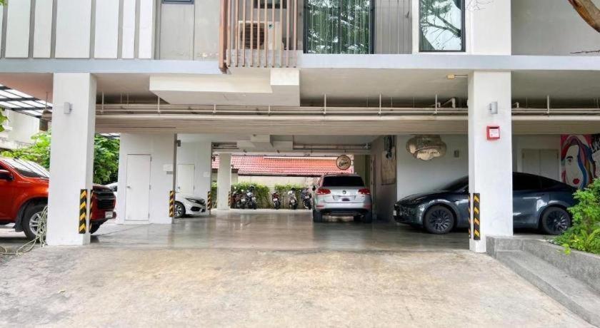 בנגקוק Bb House Mini Suite Hotel מראה חיצוני תמונה