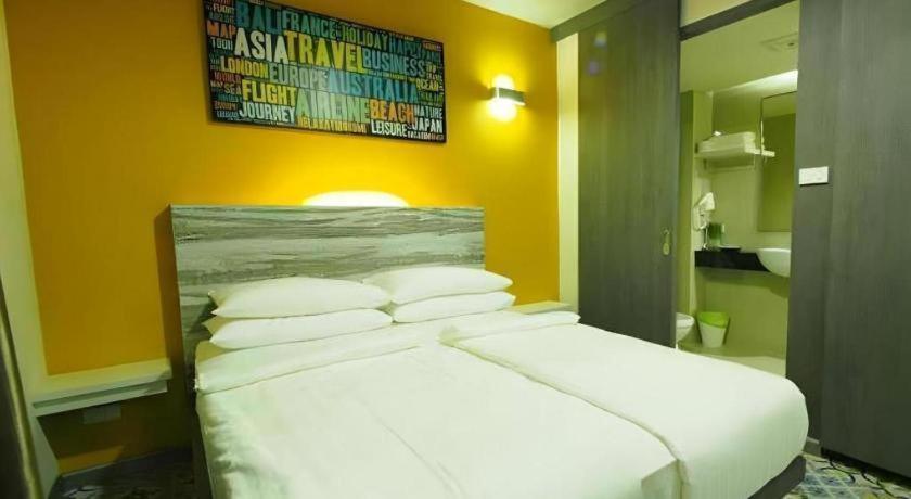 בנגקוק Bb House Mini Suite Hotel מראה חיצוני תמונה