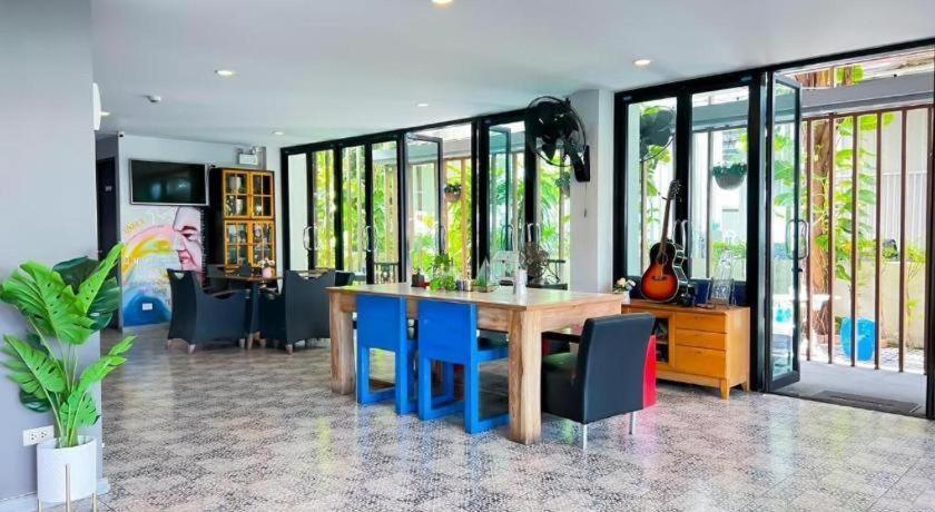בנגקוק Bb House Mini Suite Hotel מראה חיצוני תמונה