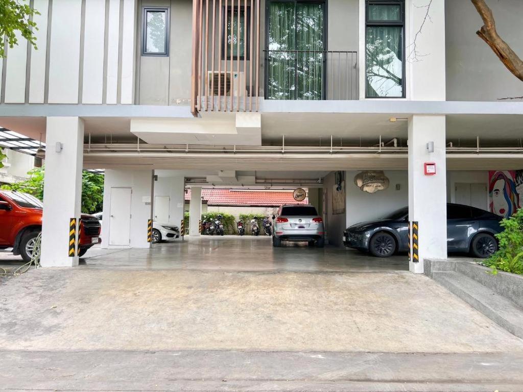בנגקוק Bb House Mini Suite Hotel מראה חיצוני תמונה
