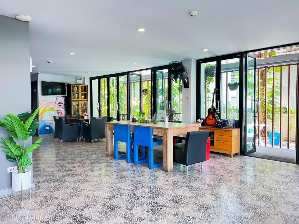 בנגקוק Bb House Mini Suite Hotel מראה חיצוני תמונה